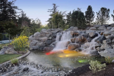 3275 Campion - Pond & Fountain